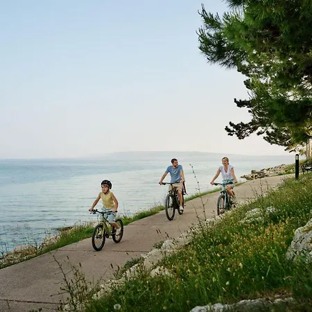 Szálloda Arba Resort, Valamar Collection